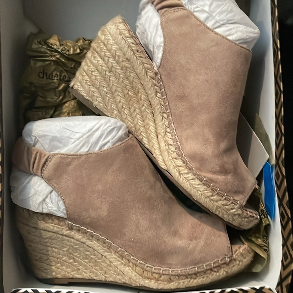 Charles by Charles David Najda Tan Wedge Sandals – Size 6M NIB - Picture 6 of 16